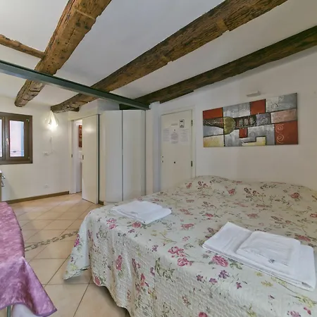 Apartament In The Heart Of Biennale Ac Wi-fi